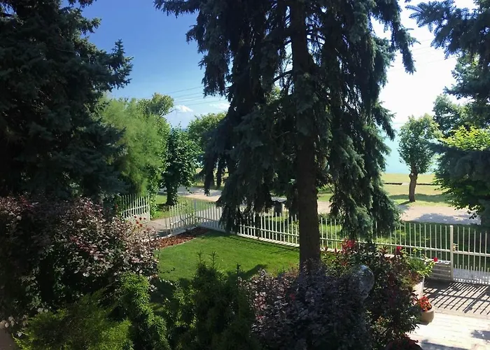 Kazinczy 别墅 巴拉顿阿卡拉提亚